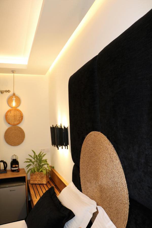 Angelica'S Deluxe Rooms In Adamas Экстерьер фото